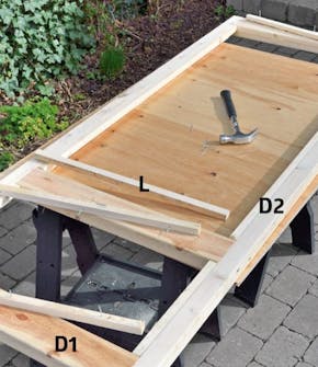 Pihavaraston ovien kokoaminen Pihavaraston pariovien kokoaminen